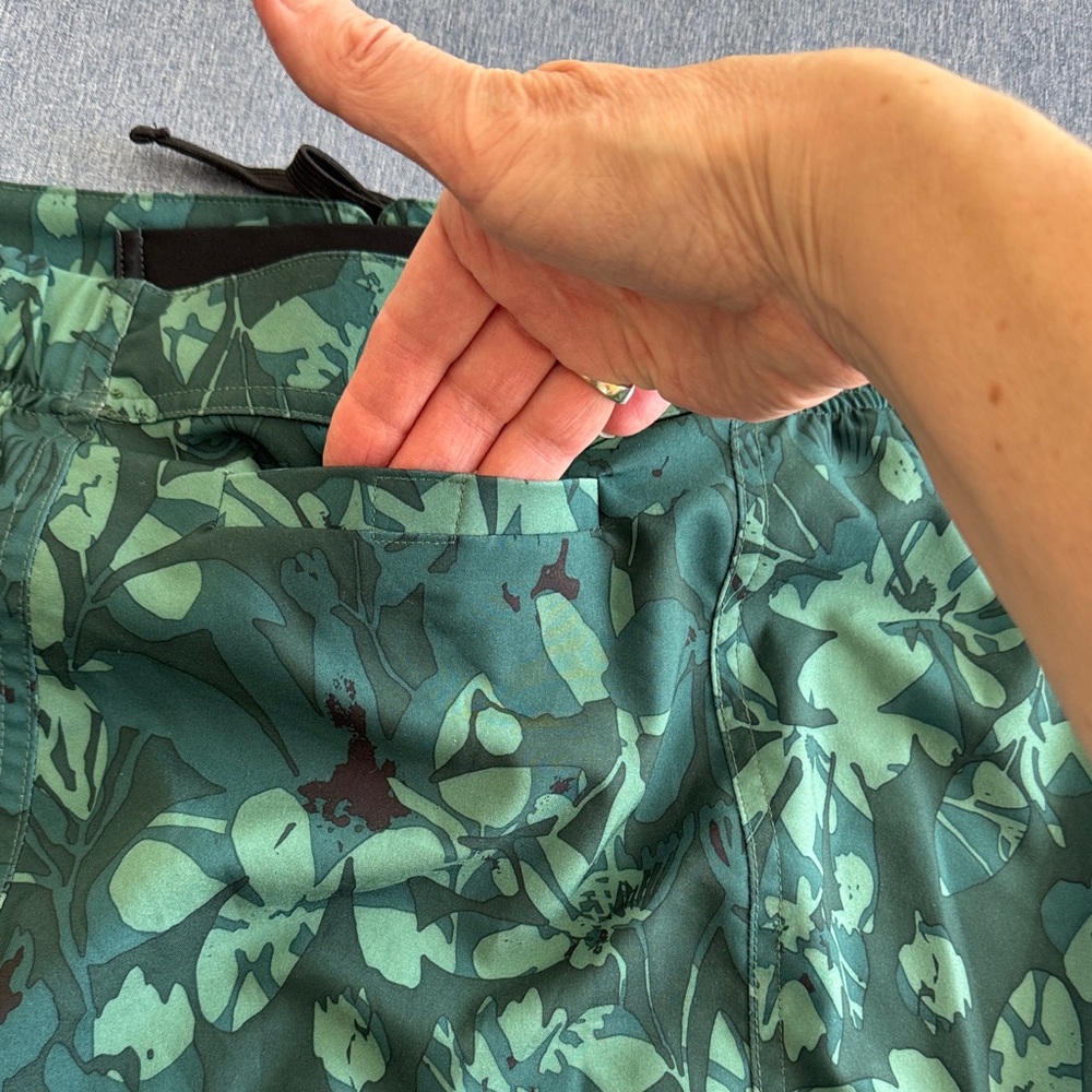 Ripskirt Hawaii Tropical Green Mini Skirt - Picture 7 of 10